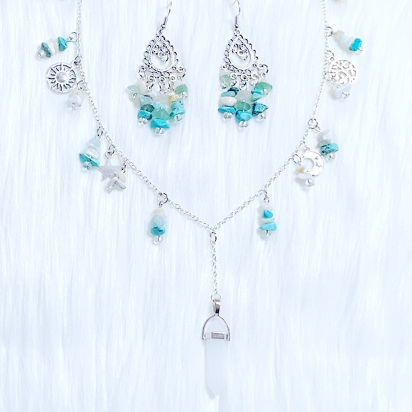 Silver Lariat Styled Necklace Set With Quartz Pendant And Crystal Beads - Picture 2 of 5